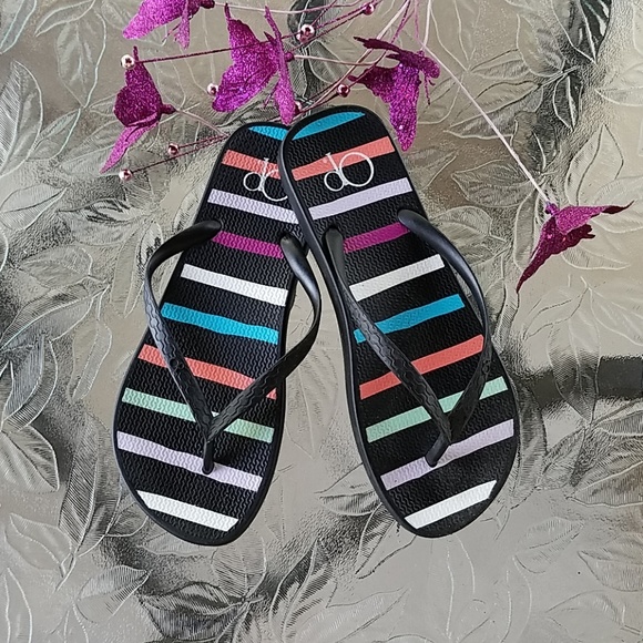 Shoes - Striped summer flip flops